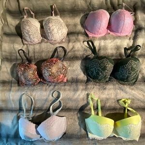 Victoria’s Secret 32DDD or 34DD Bras